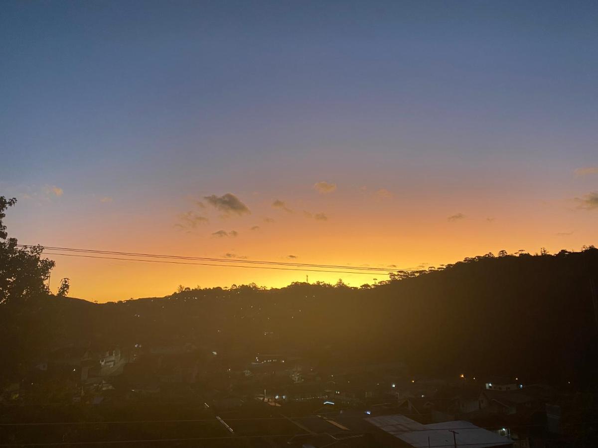 Kitnet Aconchegante Em Bairro Nobre Bem Localizado Apartment Campos do Jordao Bagian luar foto